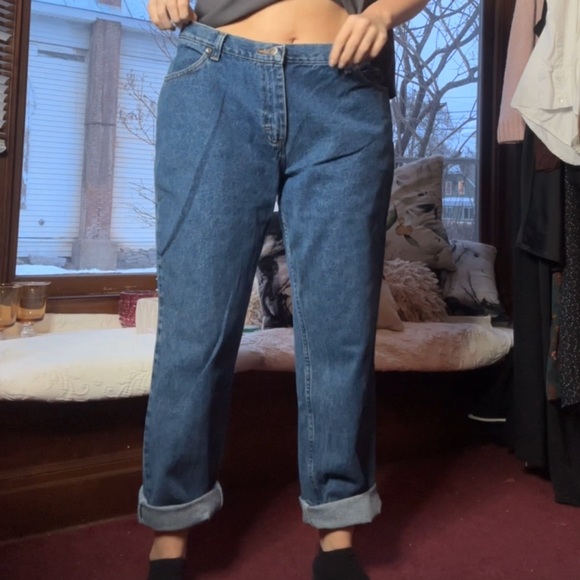 80s/90s Vintage • Dream Classic Mom Jean - Picture 2 of 12